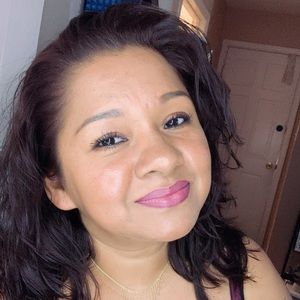 Meet your Posher, Claudia